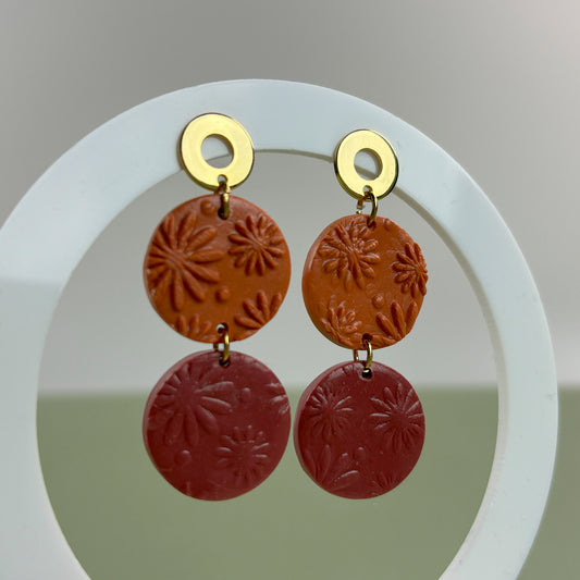 Bloomy Circle - Handgefertigte Ohrringe - Florales Design - Ohrstecker aus vergoldetem Edelstahl