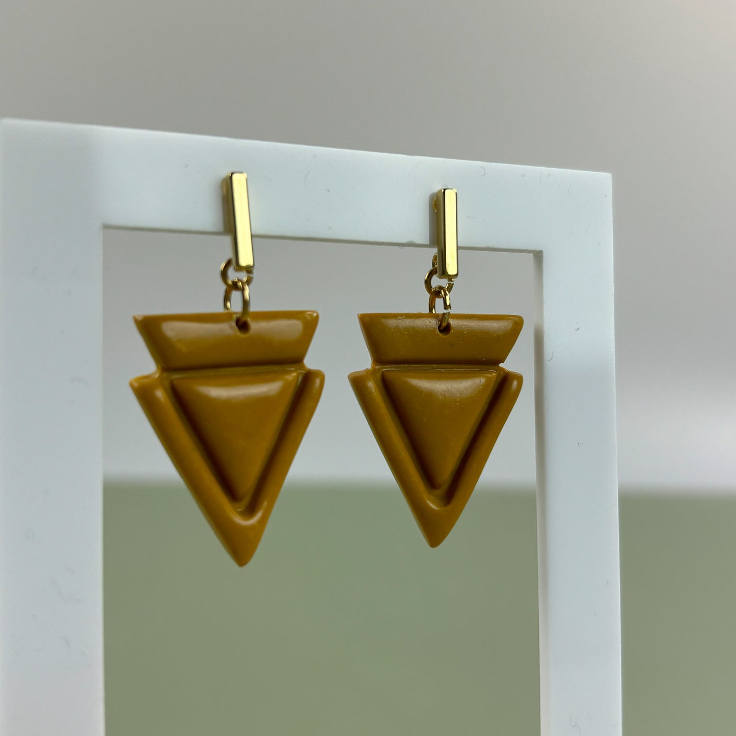Golden Sunbeam - Statement-Ohrringe – Geometrisches Design in Senfgelb