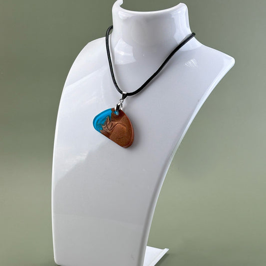 Deep Ocean - Kette - Anhänger aus Resin - Handgefertigter Schmuck - Schwarze Lederkette
